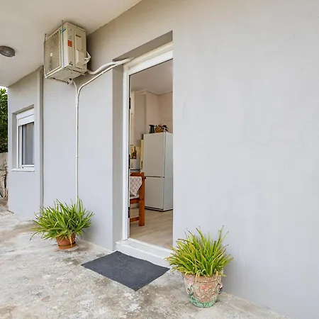 Apartman Happy And Cozy In Kiato Moulkion