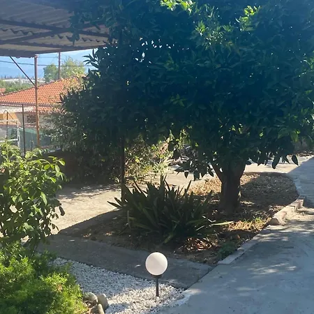 Happy And Cozy In Kiato Apartman